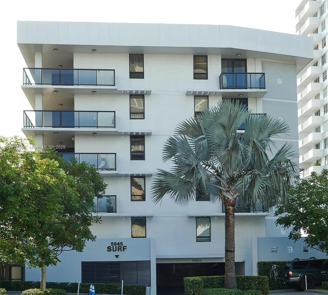 at 5845 Collins Ave, Miami Beach, FL 33140 Unit For Sale 2 Bedrooms 3 Bathrooms MLS# A11817260 Price $985,000 1723