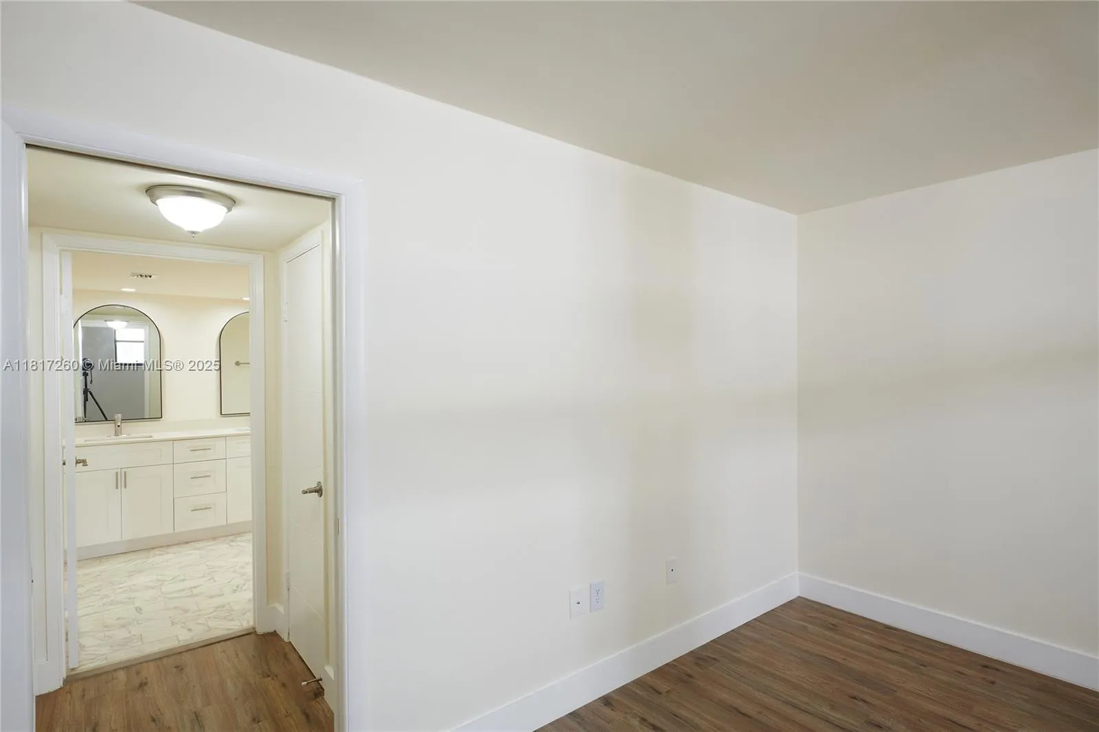 at 5845 Collins Ave, Miami Beach, FL 33140 Unit For Sale 2 Bedrooms 3 Bathrooms MLS# A11817260 Price $985,000 1723
