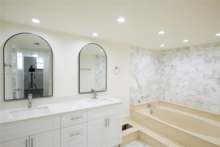at 5845 Collins Ave, Miami Beach, FL 33140 Unit For Sale 2 Bedrooms 3 Bathrooms MLS# A11817260 Price $985,000 1723