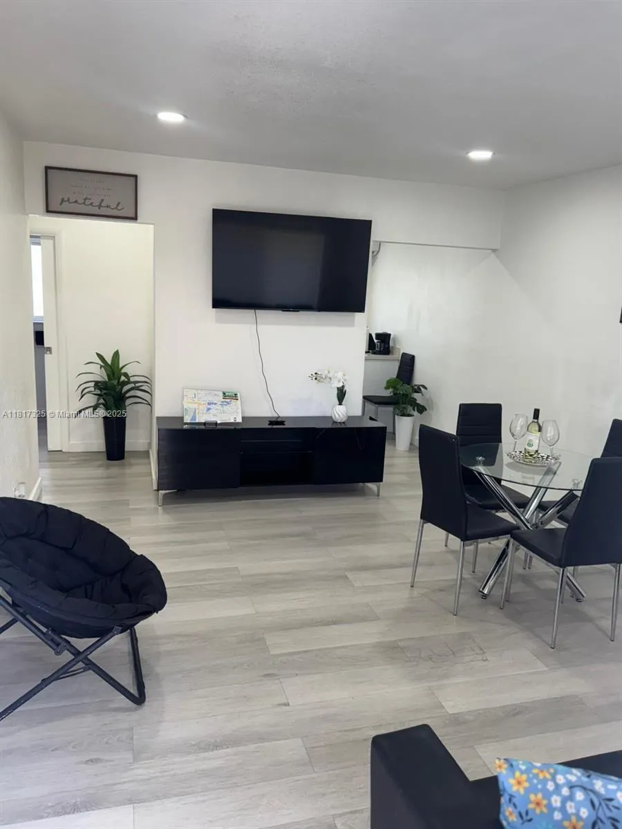 251 Nw 57th Ave, Miami, Florida 33126, Miami, Florida 33126, ,Residential Income,For Sale,251 Nw 57th Ave, Miami, Florida 33126,A11817325
