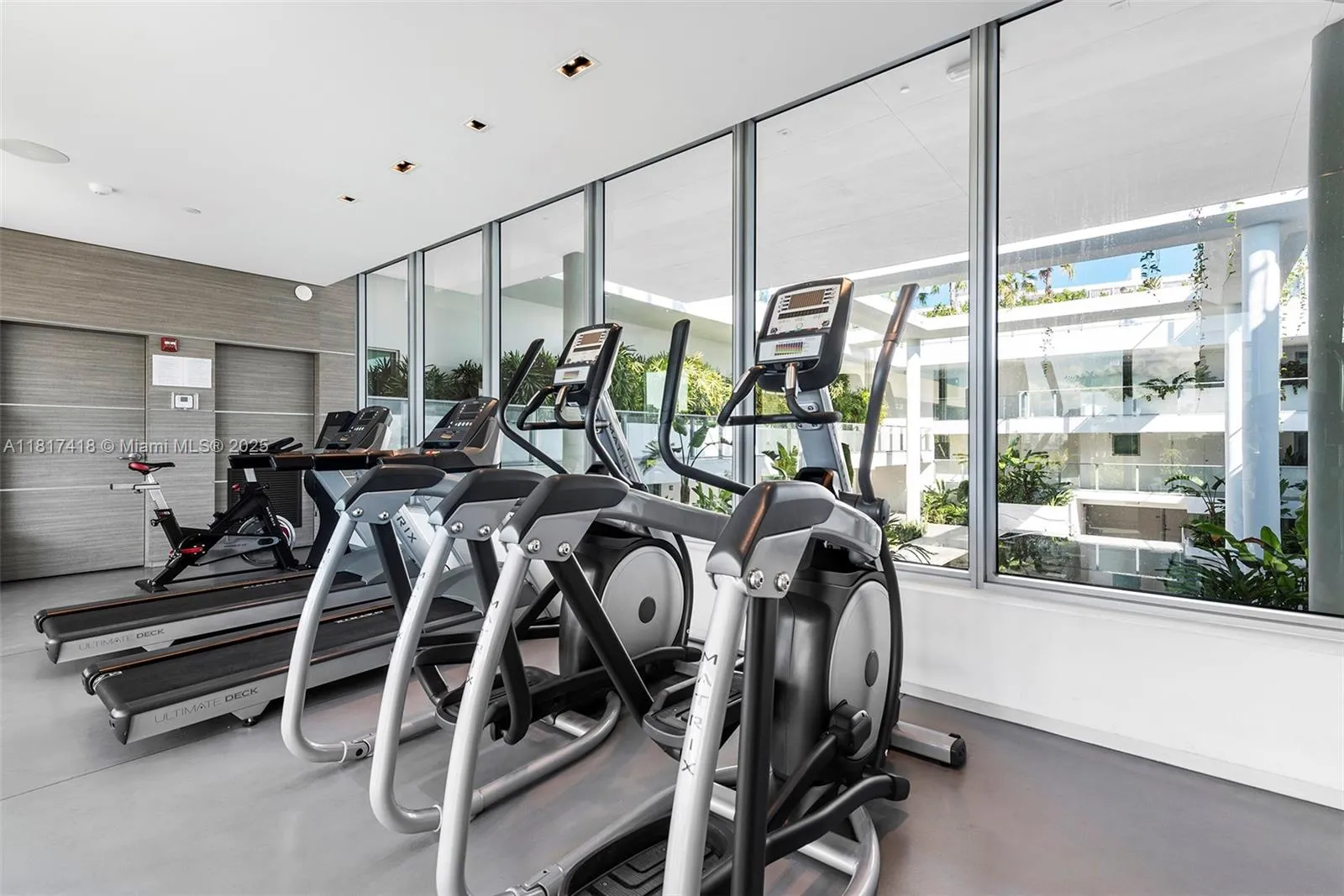 at 1201 20th St, Miami Beach, FL 33139 Unit For Sale 3 Bedrooms 3 Bathrooms MLS# A11817418 Price $1,875,000 1481
