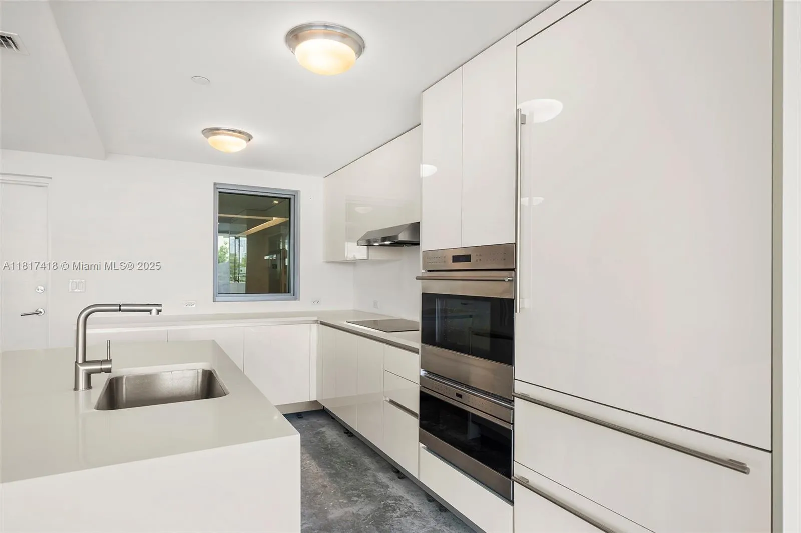 at 1201 20th St, Miami Beach, FL 33139 Unit For Sale 3 Bedrooms 3 Bathrooms MLS# A11817418 Price $1,875,000 1481