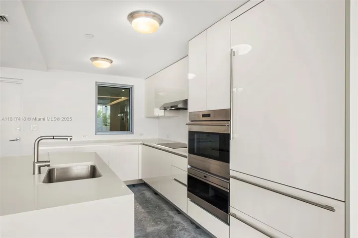 at 1201 20th St, Miami Beach, FL 33139 Unit For Sale 3 Bedrooms 3 Bathrooms MLS# A11817418 Price $1,875,000 1481