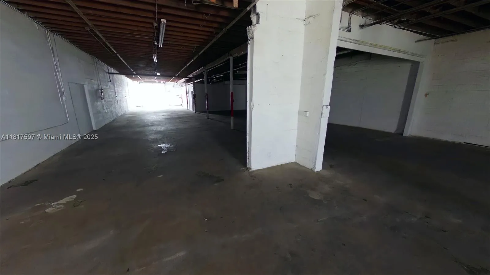 1083 E 24th St, Hialeah, Florida 33013, Hialeah, Florida 33013, ,Commercial Lease,For Rent,1083 E 24th St, Hialeah, Florida 33013,A11817597