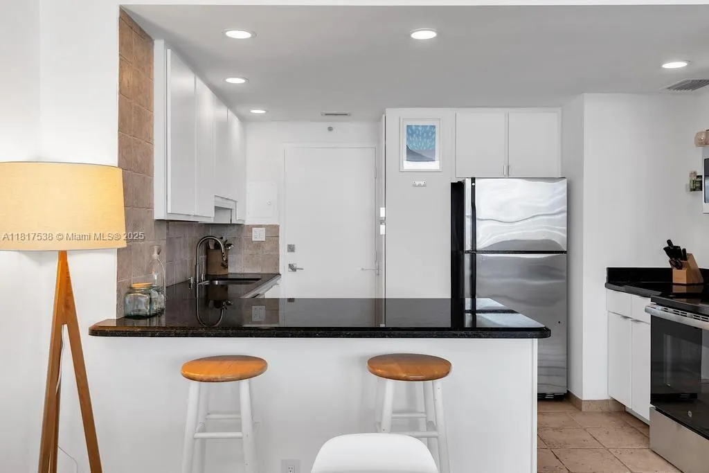 at 20 Island Ave, Miami Beach, FL 33139 Unit For Sale 1 Bedroom 2 Bathrooms MLS# A11817538 Price $589,000 856