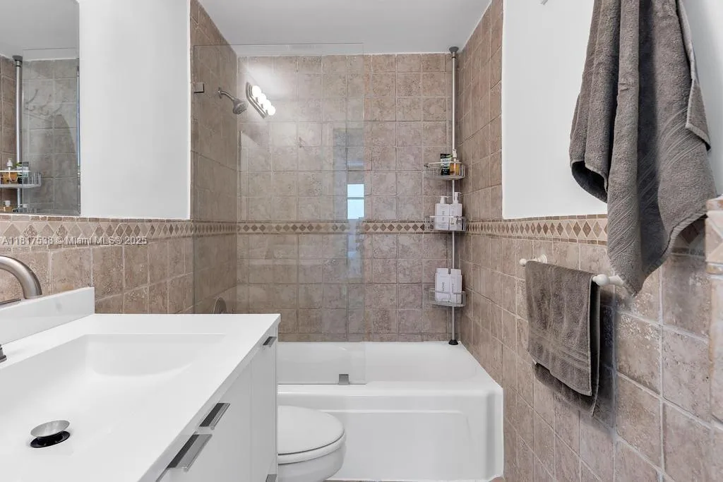 at 20 Island Ave, Miami Beach, FL 33139 Unit For Sale 1 Bedroom 2 Bathrooms MLS# A11817538 Price $589,000 856