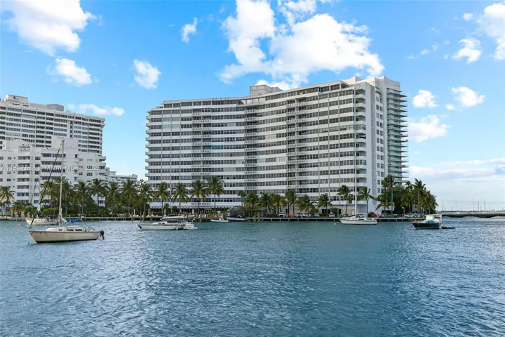 at 20 Island Ave, Miami Beach, FL 33139 Unit For Sale 1 Bedroom 2 Bathrooms MLS# A11817538 Price $589,000 856