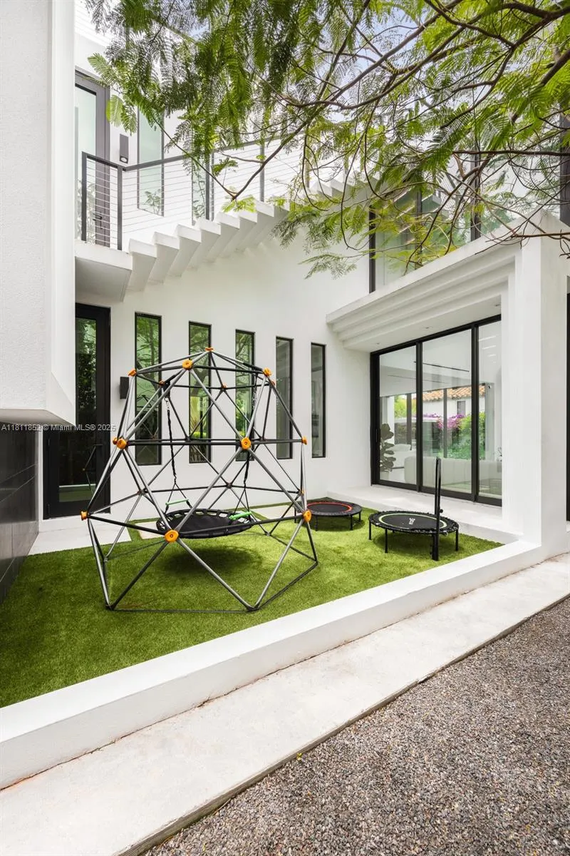 at 5630 Pine Tree Dr, Miami Beach, FL 33140 Unit For Sale 5 Bedrooms 6 Bathrooms MLS# A11811852 Price $6,200,000 4062