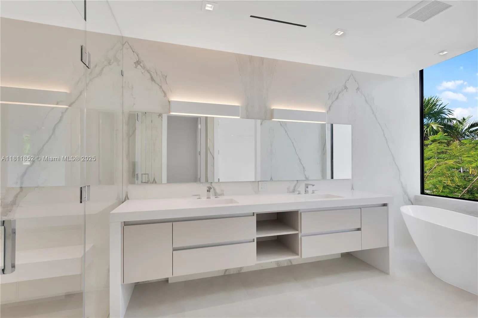 at 5630 Pine Tree Dr, Miami Beach, FL 33140 Unit For Sale 5 Bedrooms 6 Bathrooms MLS# A11811852 Price $6,200,000 4062