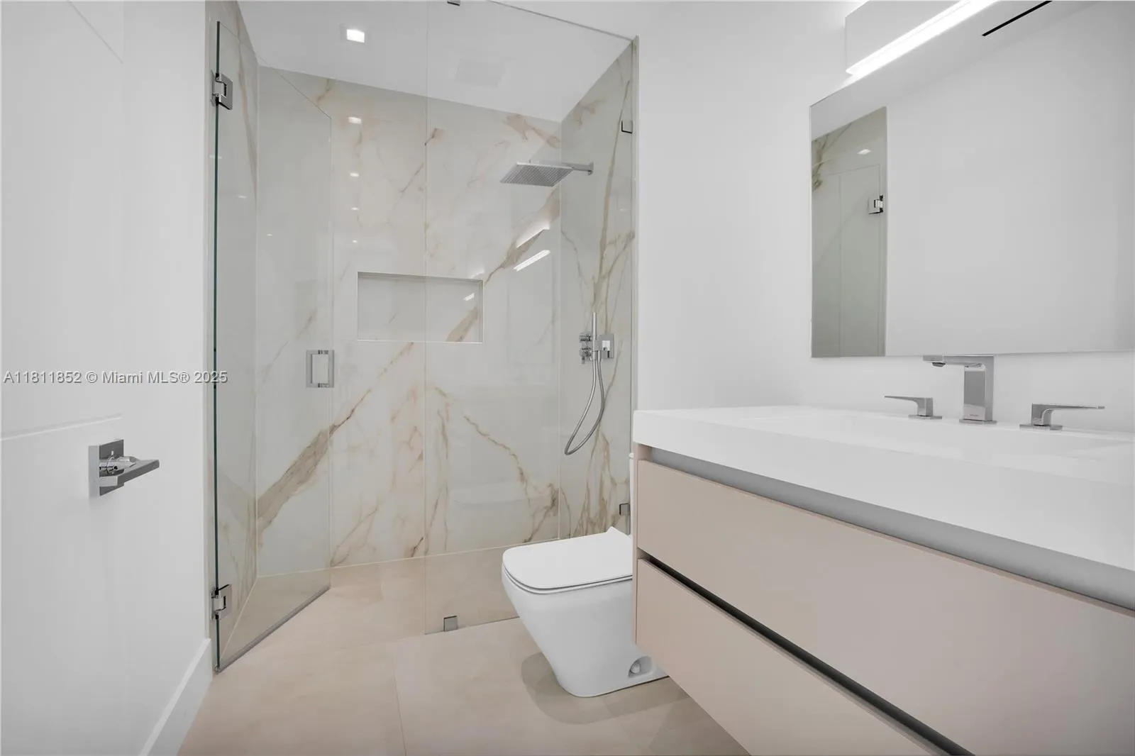 at 5630 Pine Tree Dr, Miami Beach, FL 33140 Unit For Sale 5 Bedrooms 6 Bathrooms MLS# A11811852 Price $6,200,000 4062