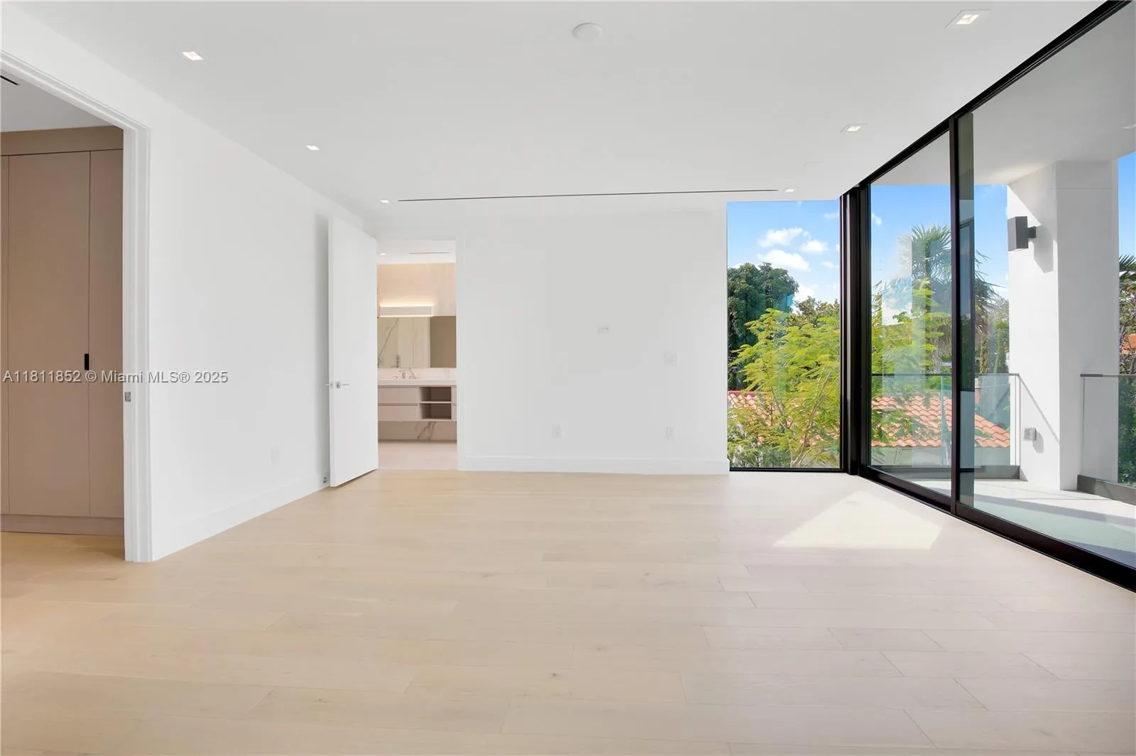 at 5630 Pine Tree Dr, Miami Beach, FL 33140 Unit For Sale 5 Bedrooms 6 Bathrooms MLS# A11811852 Price $6,200,000 4062