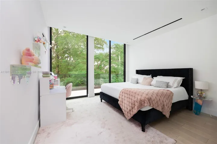 at 5630 Pine Tree Dr, Miami Beach, FL 33140 Unit For Sale 5 Bedrooms 6 Bathrooms MLS# A11811852 Price $6,200,000 4062