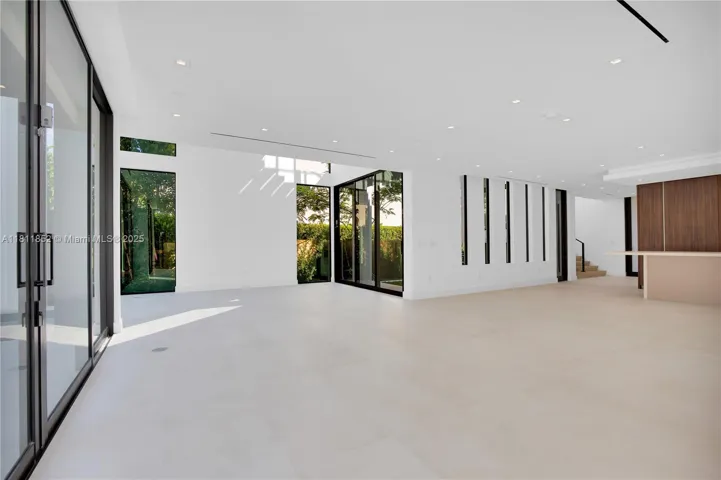 at 5630 Pine Tree Dr, Miami Beach, FL 33140 Unit For Sale 5 Bedrooms 6 Bathrooms MLS# A11811852 Price $6,200,000 4062