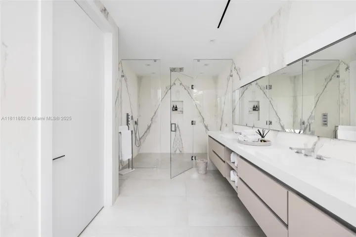 at 5630 Pine Tree Dr, Miami Beach, FL 33140 Unit For Sale 5 Bedrooms 6 Bathrooms MLS# A11811852 Price $6,200,000 4062