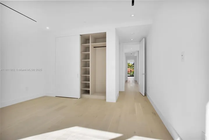 at 5630 Pine Tree Dr, Miami Beach, FL 33140 Unit For Sale 5 Bedrooms 6 Bathrooms MLS# A11811852 Price $6,200,000 4062