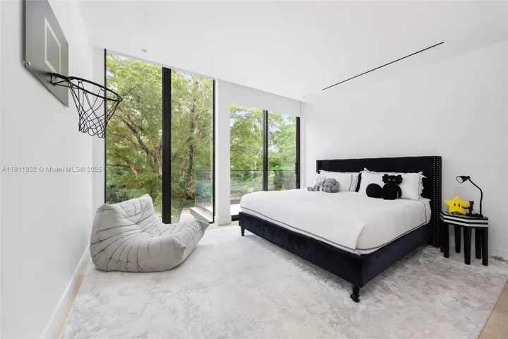 at 5630 Pine Tree Dr, Miami Beach, FL 33140 Unit For Sale 5 Bedrooms 6 Bathrooms MLS# A11811852 Price $6,200,000 4062