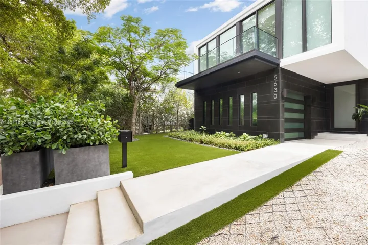 at 5630 Pine Tree Dr, Miami Beach, FL 33140 Unit For Sale 5 Bedrooms 6 Bathrooms MLS# A11811852 Price $6,200,000 4062