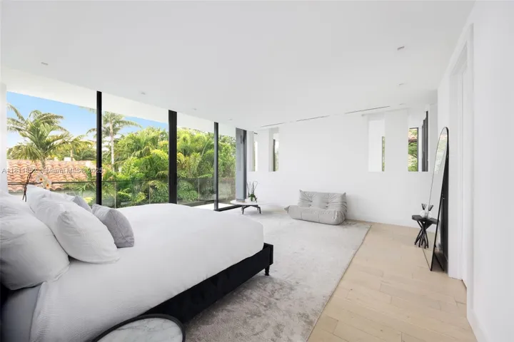 at 5630 Pine Tree Dr, Miami Beach, FL 33140 Unit For Sale 5 Bedrooms 6 Bathrooms MLS# A11811852 Price $6,200,000 4062