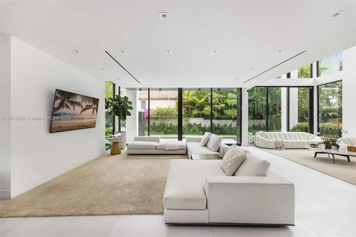 at 5630 Pine Tree Dr, Miami Beach, FL 33140 Unit For Sale 5 Bedrooms 6 Bathrooms MLS# A11811852 Price $6,200,000 4062