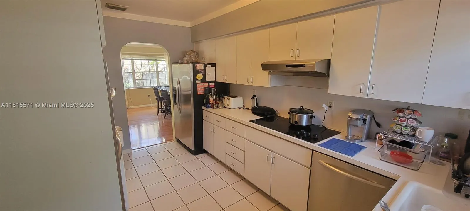 at 3325 Alton Rd, Miami Beach, FL 33140 Unit For Sale 3 Bedrooms 2 Bathrooms MLS# A11815571 Price $1,250,000 1682