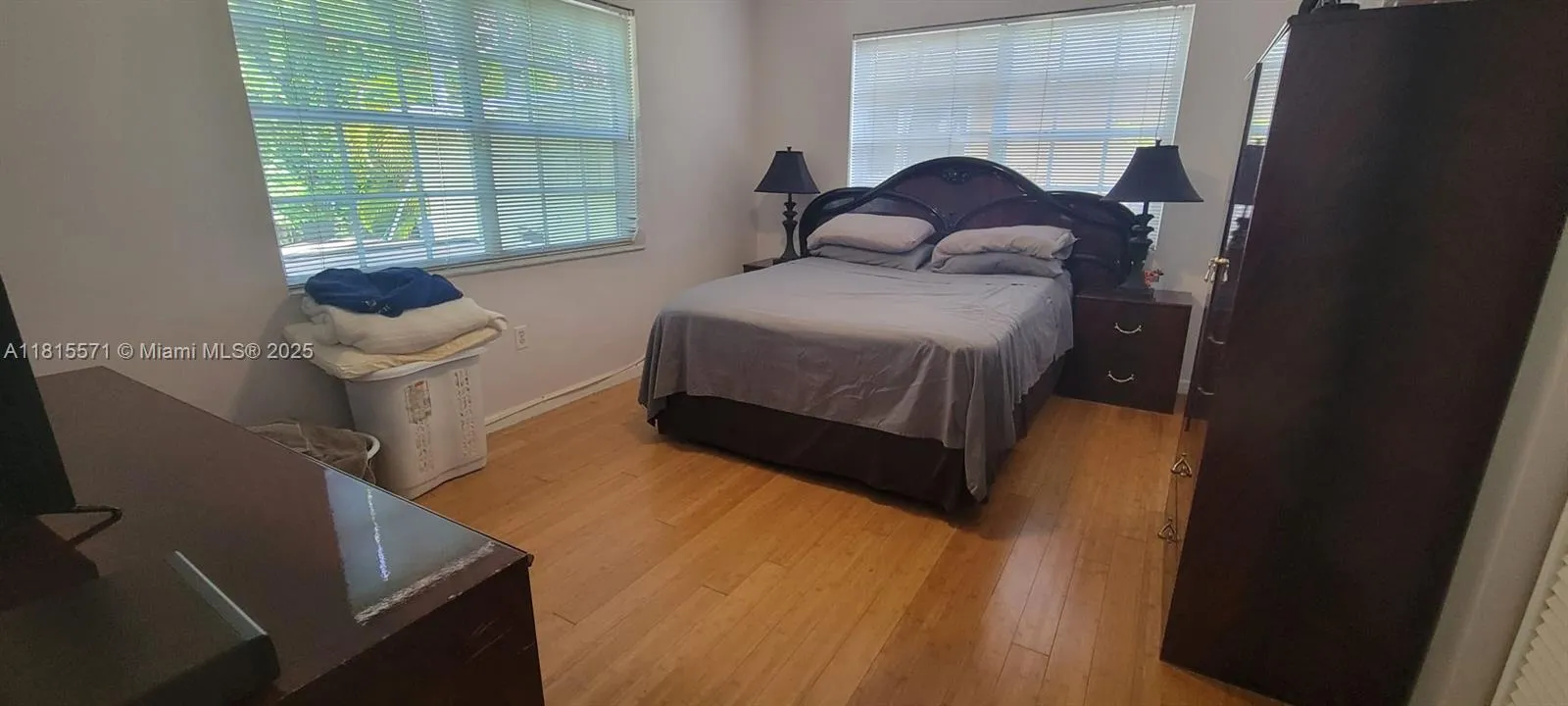 at 3325 Alton Rd, Miami Beach, FL 33140 Unit For Sale 3 Bedrooms 2 Bathrooms MLS# A11815571 Price $1,250,000 1682