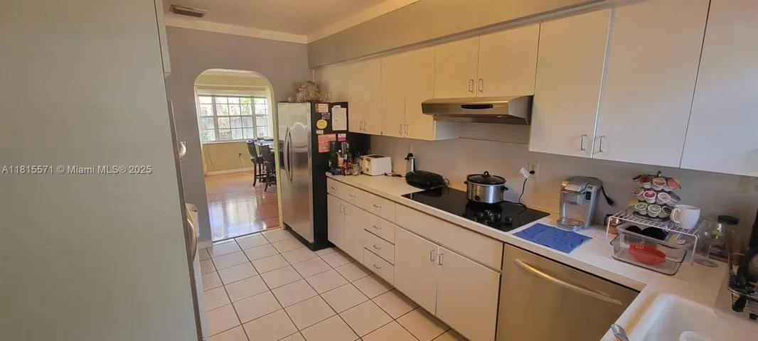 at 3325 Alton Rd, Miami Beach, FL 33140 Unit For Sale 3 Bedrooms 2 Bathrooms MLS# A11815571 Price $1,250,000 1682