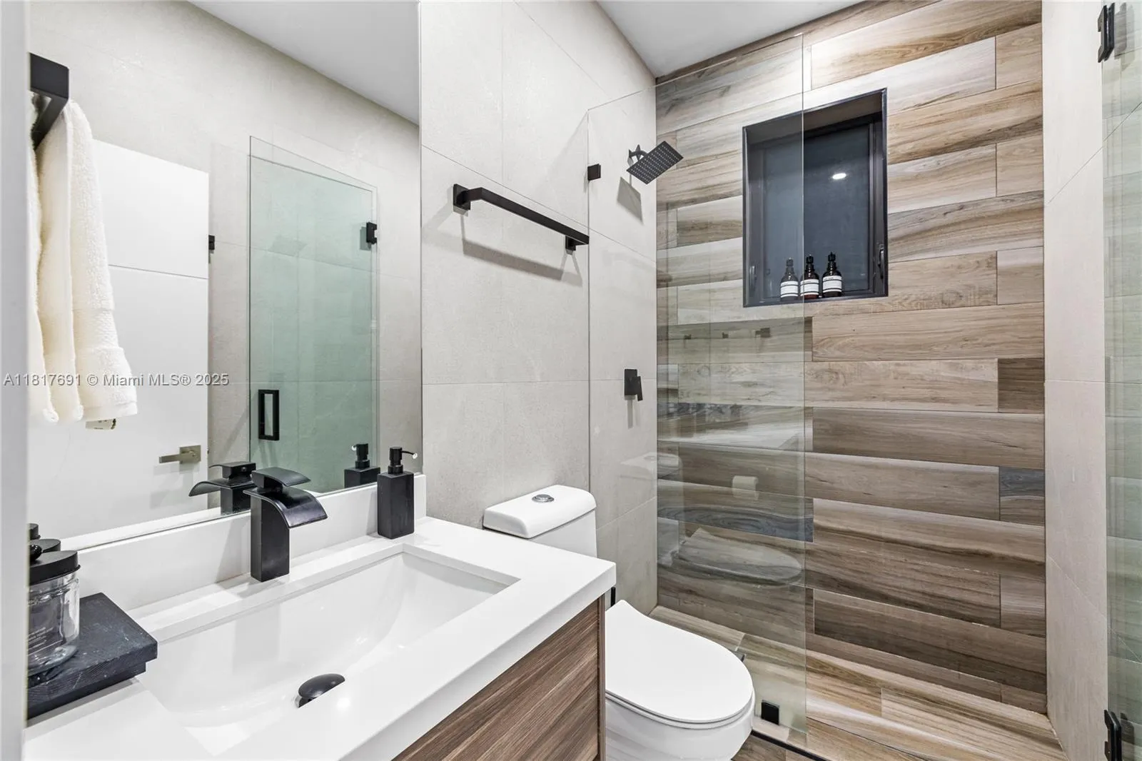at 3660 12th St, Miami, FL 33135 Unit For Sale 5 Bedrooms 4 Bathrooms MLS# A11817691 Price $1,850,000 3104