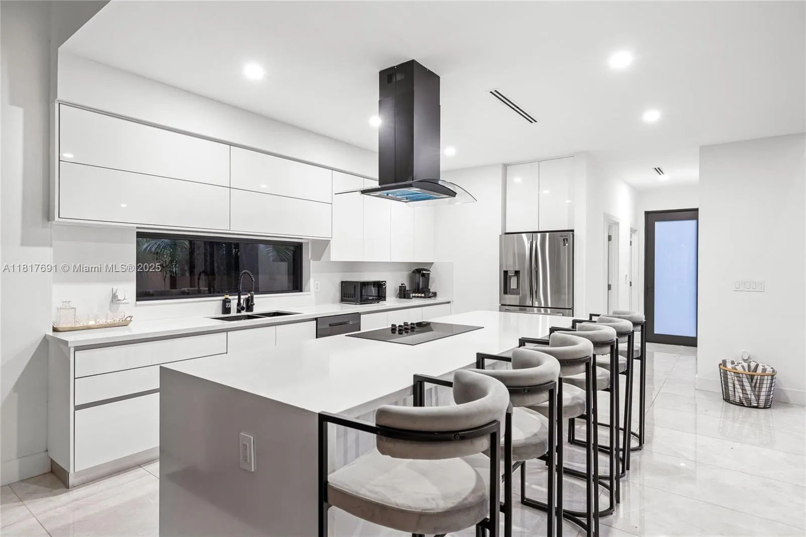 at 3660 12th St, Miami, FL 33135 Unit For Sale 5 Bedrooms 4 Bathrooms MLS# A11817691 Price $1,850,000 3104