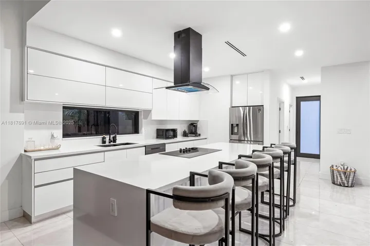 at 3660 12th St, Miami, FL 33135 Unit For Sale 5 Bedrooms 4 Bathrooms MLS# A11817691 Price $1,850,000 3104