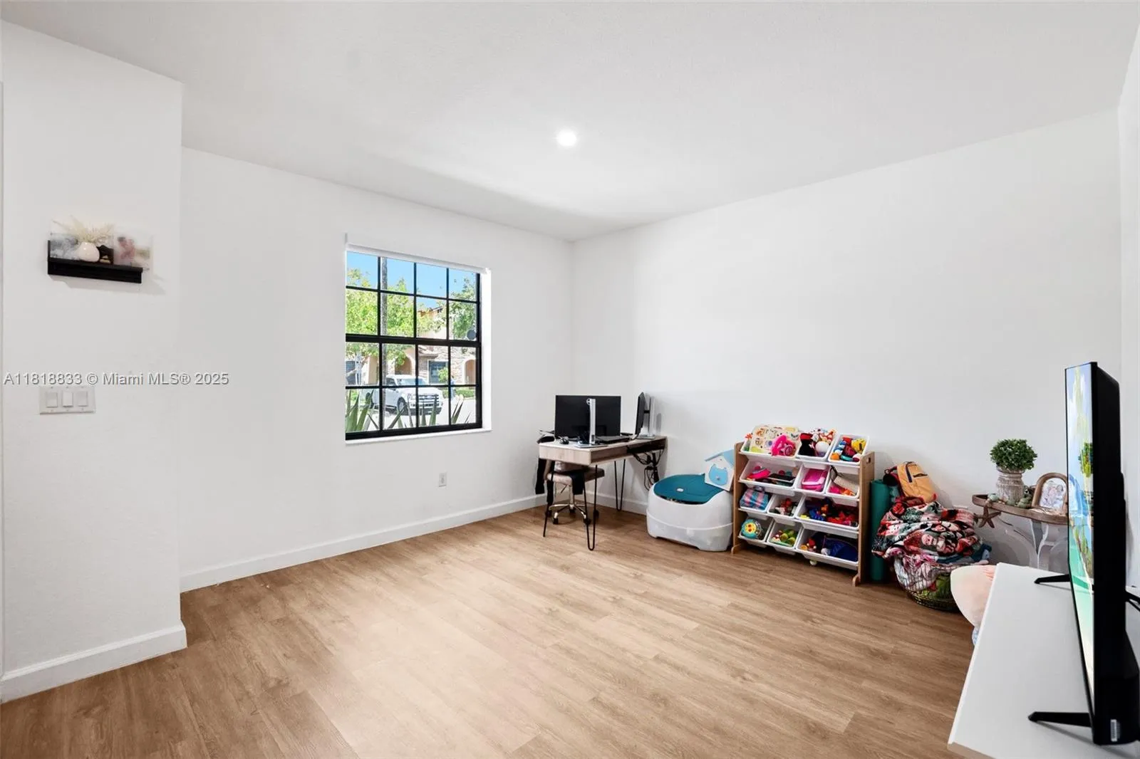 9362 W 33rd Ln, Hialeah, Florida 33018, Hialeah, Florida 33018, 2 Bedrooms Bedrooms, ,2 BathroomsBathrooms,Residential,For Sale,9362 W 33rd Ln, Hialeah, Florida 33018,A11818833