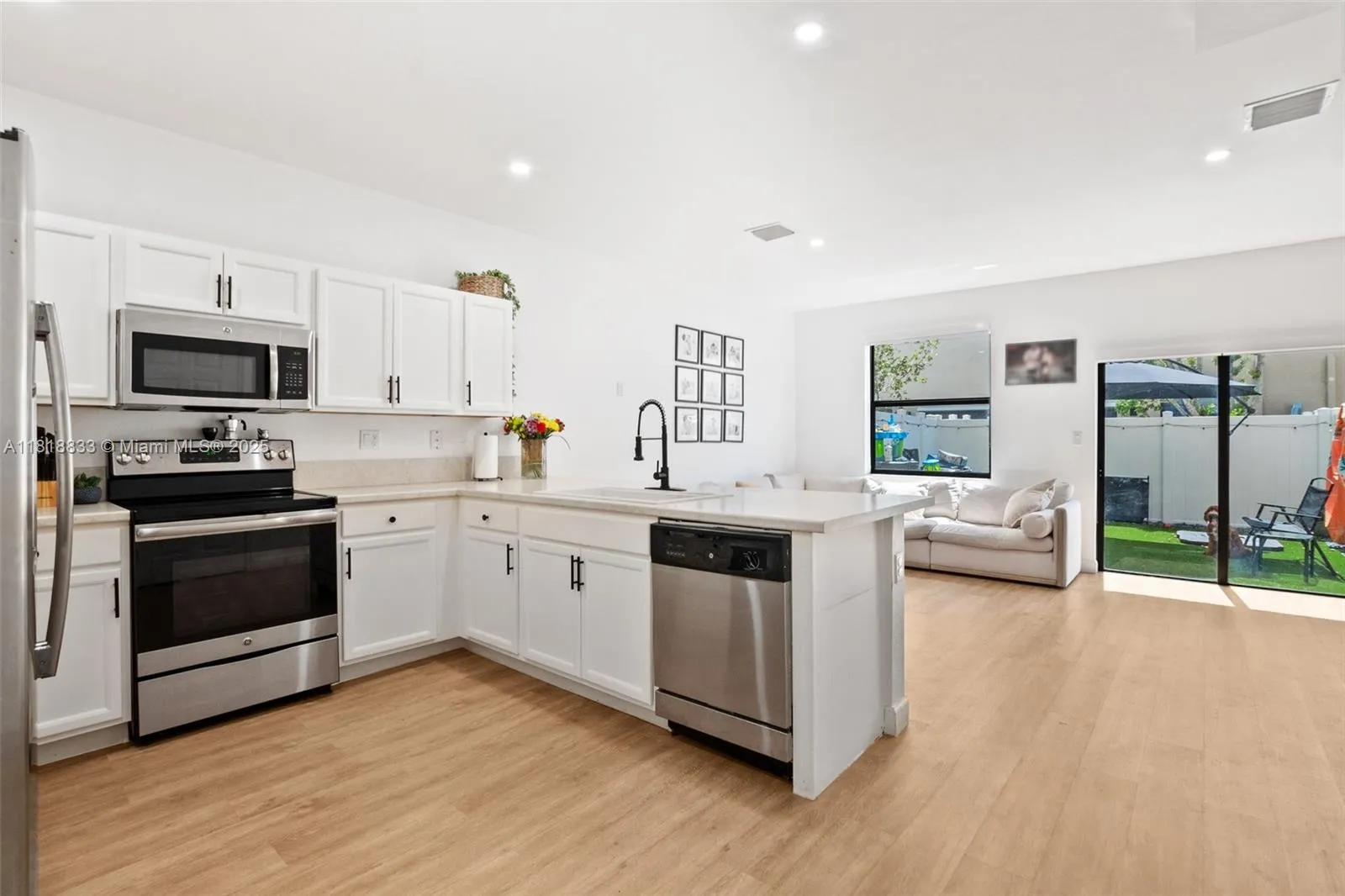 9362 W 33rd Ln, Hialeah, Florida 33018, Hialeah, Florida 33018, 2 Bedrooms Bedrooms, ,2 BathroomsBathrooms,Residential,For Sale,9362 W 33rd Ln, Hialeah, Florida 33018,A11818833