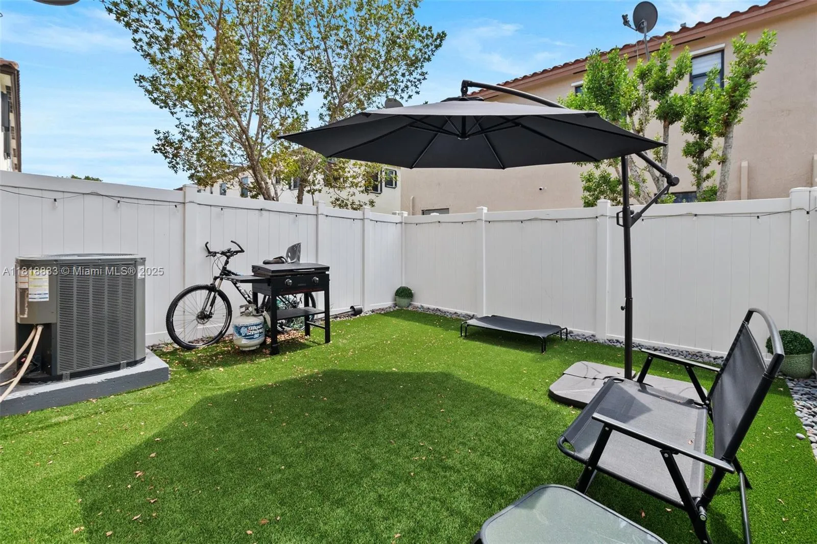 9362 W 33rd Ln, Hialeah, Florida 33018, Hialeah, Florida 33018, 2 Bedrooms Bedrooms, ,2 BathroomsBathrooms,Residential,For Sale,9362 W 33rd Ln, Hialeah, Florida 33018,A11818833