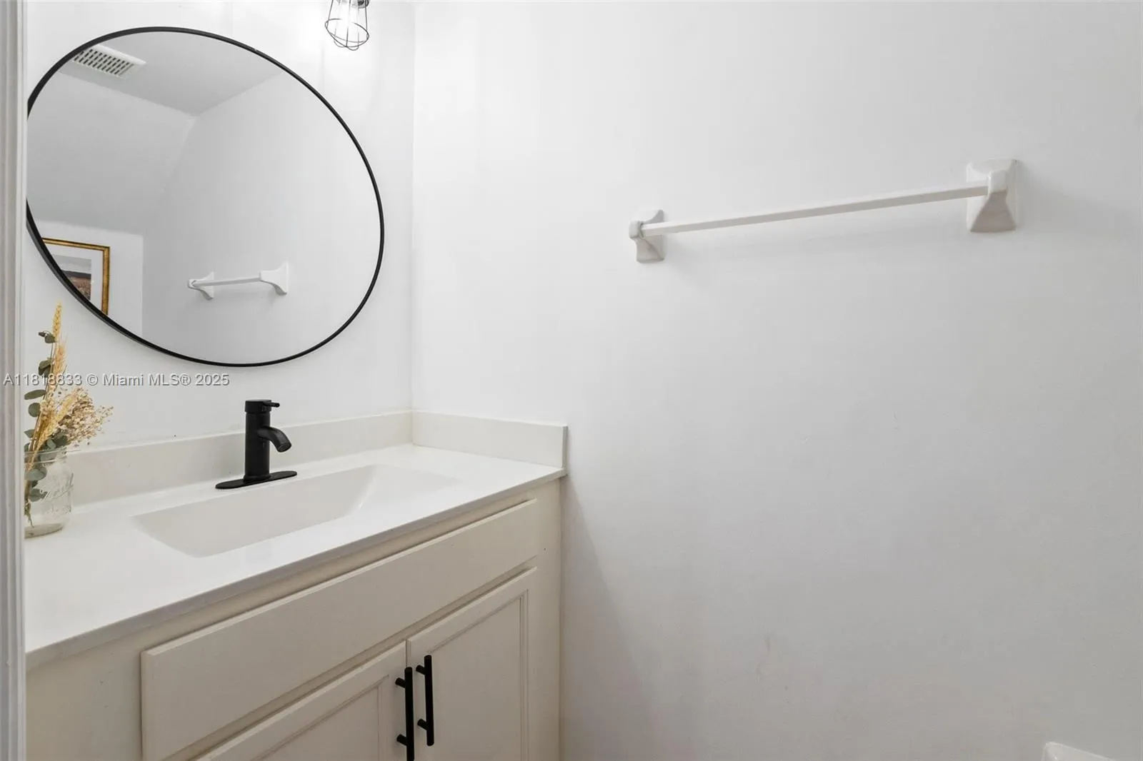 9362 W 33rd Ln, Hialeah, Florida 33018, Hialeah, Florida 33018, 2 Bedrooms Bedrooms, ,2 BathroomsBathrooms,Residential,For Sale,9362 W 33rd Ln, Hialeah, Florida 33018,A11818833