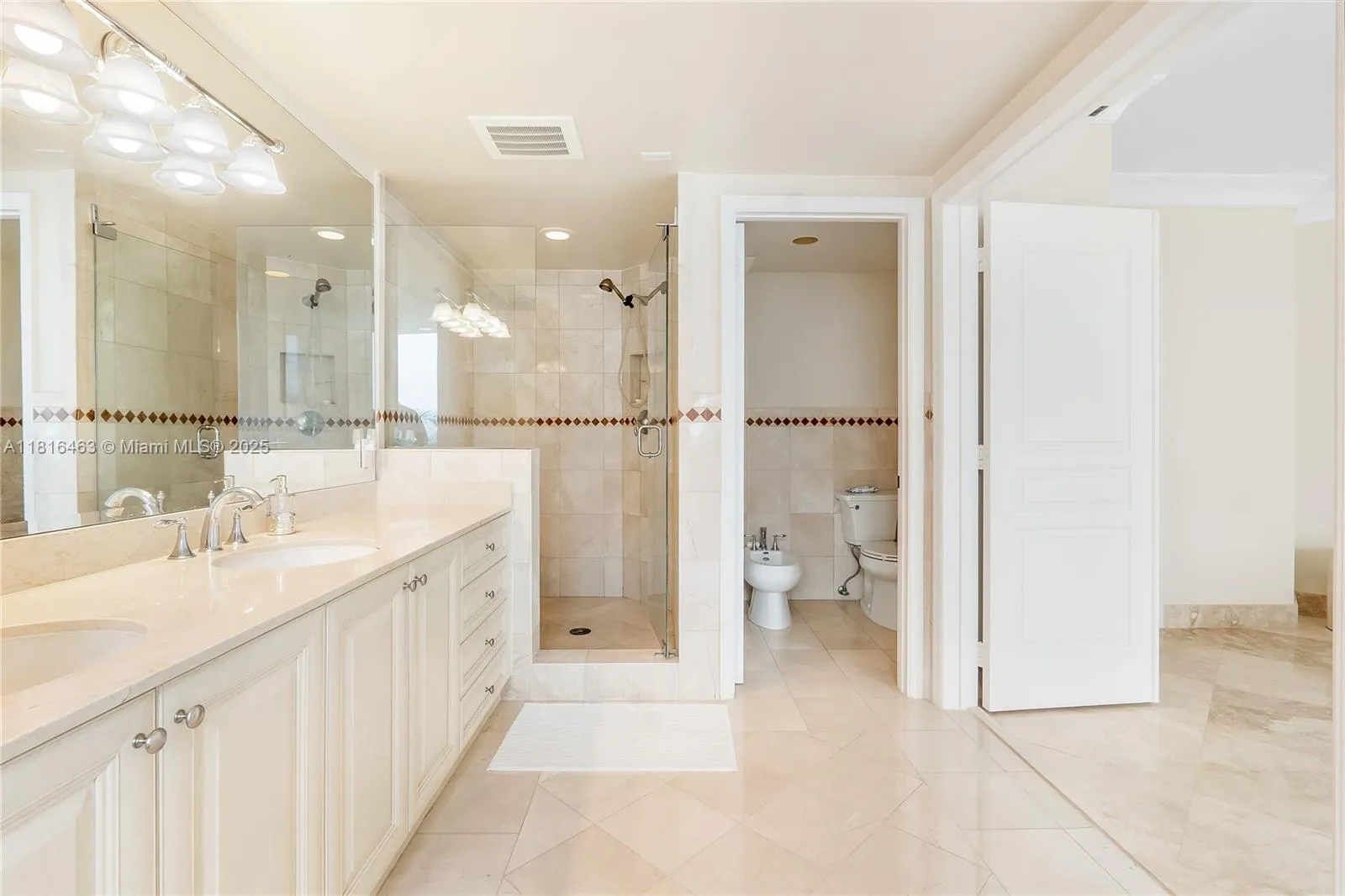 1460 S Ocean Blvd 304, Lauderdale By The Sea, Flor, Lauderdale By The Sea, Florida 33062, 3 Bedrooms Bedrooms, ,3 BathroomsBathrooms,Residential,For Sale,1460 S Ocean Blvd 304, Lauderdale By The Sea, Flor,A11816463