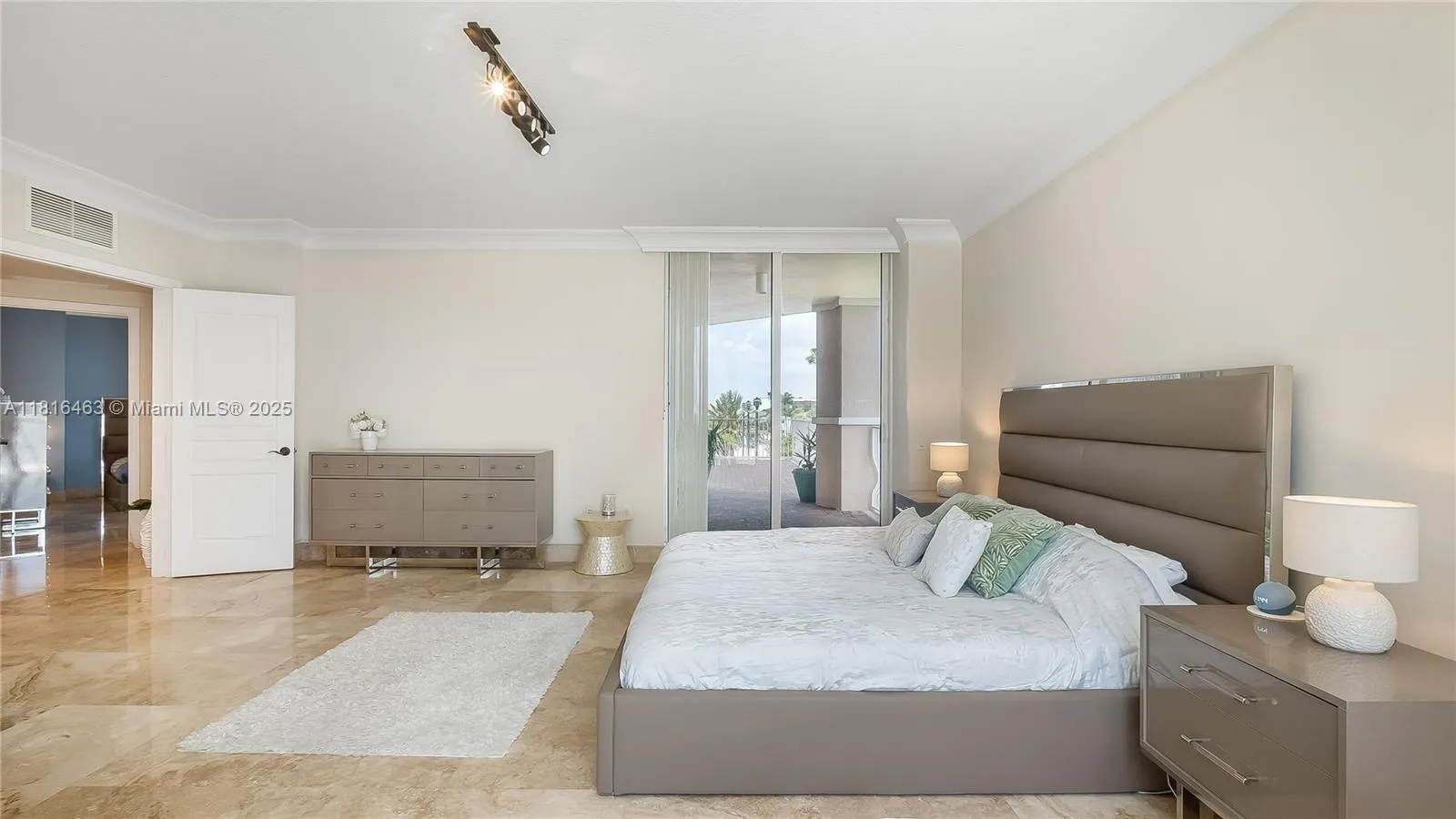 1460 S Ocean Blvd 304, Lauderdale By The Sea, Flor, Lauderdale By The Sea, Florida 33062, 3 Bedrooms Bedrooms, ,3 BathroomsBathrooms,Residential,For Sale,1460 S Ocean Blvd 304, Lauderdale By The Sea, Flor,A11816463