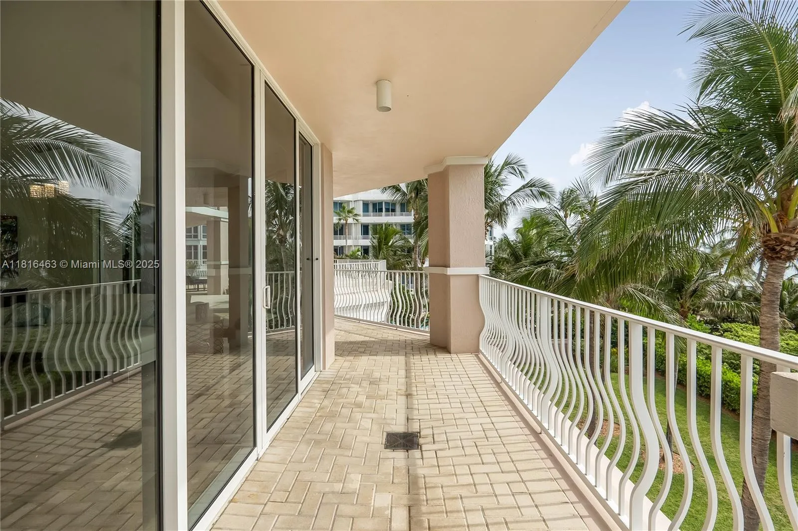 1460 S Ocean Blvd 304, Lauderdale By The Sea, Flor, Lauderdale By The Sea, Florida 33062, 3 Bedrooms Bedrooms, ,3 BathroomsBathrooms,Residential,For Sale,1460 S Ocean Blvd 304, Lauderdale By The Sea, Flor,A11816463