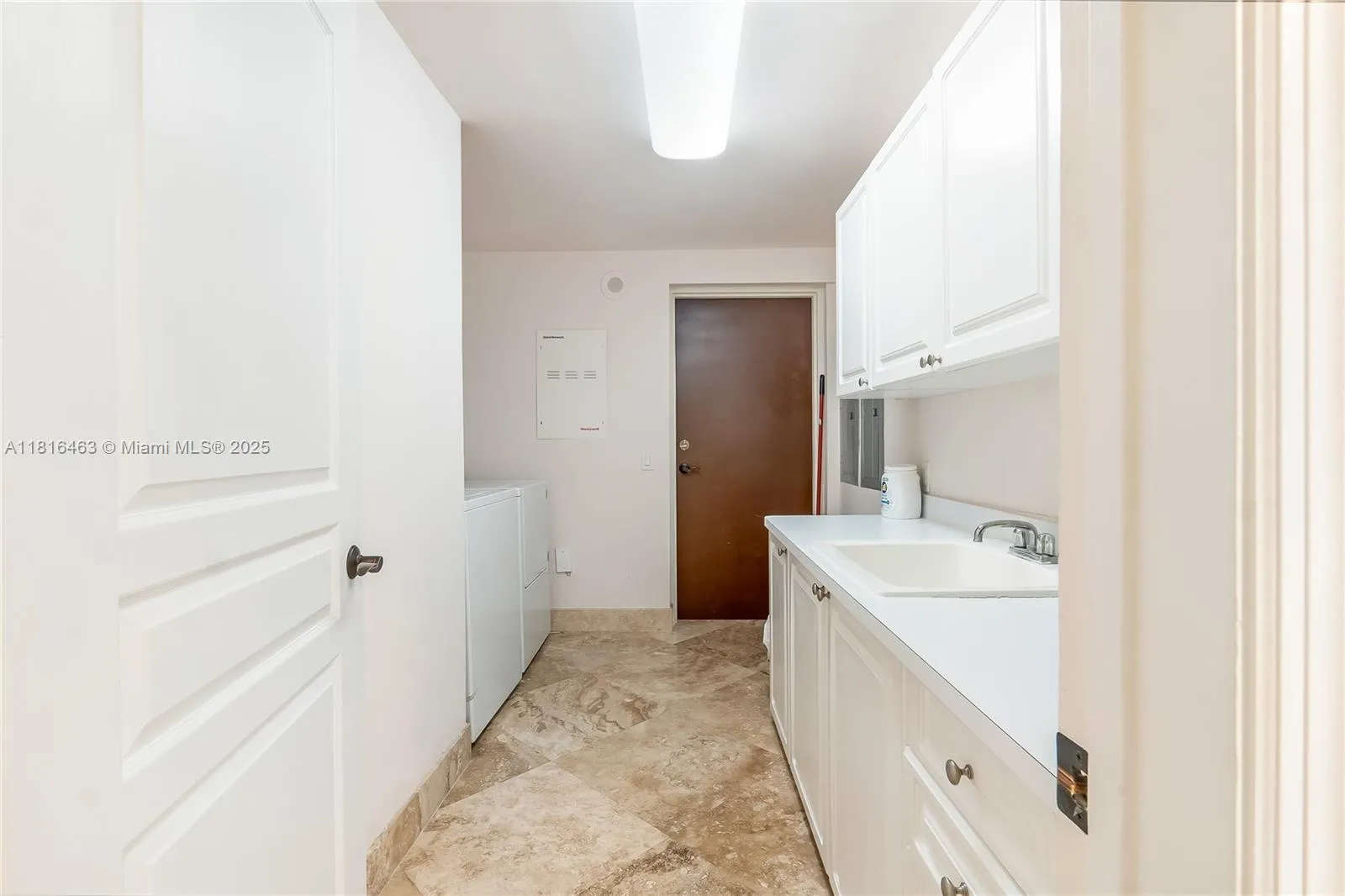 1460 S Ocean Blvd 304, Lauderdale By The Sea, Flor, Lauderdale By The Sea, Florida 33062, 3 Bedrooms Bedrooms, ,3 BathroomsBathrooms,Residential,For Sale,1460 S Ocean Blvd 304, Lauderdale By The Sea, Flor,A11816463