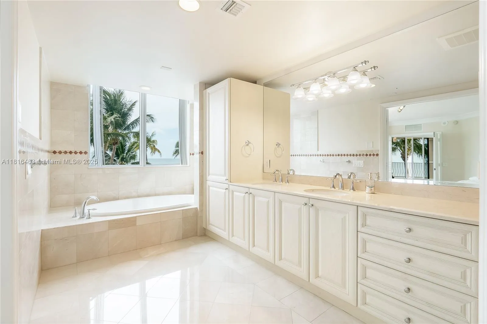 1460 S Ocean Blvd 304, Lauderdale By The Sea, Flor, Lauderdale By The Sea, Florida 33062, 3 Bedrooms Bedrooms, ,3 BathroomsBathrooms,Residential,For Sale,1460 S Ocean Blvd 304, Lauderdale By The Sea, Flor,A11816463
