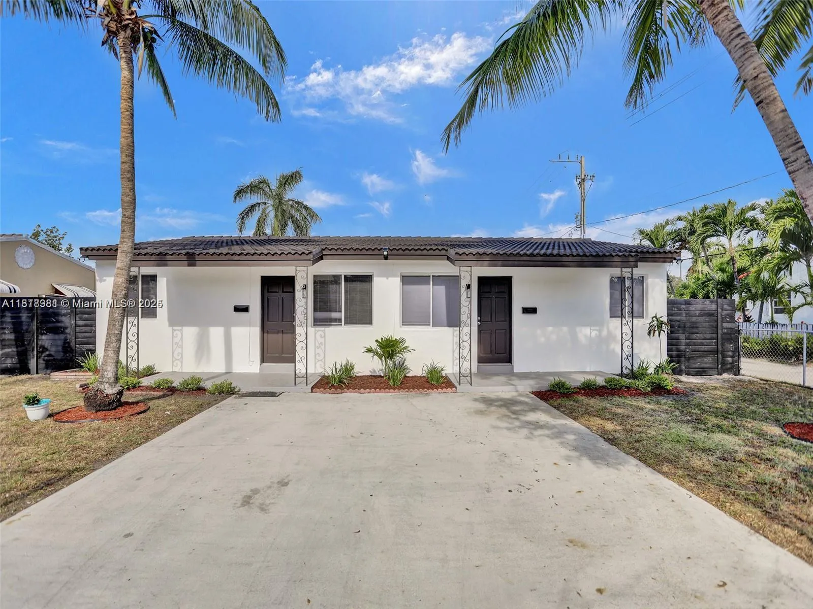 708 N 20th 1-2, Hollywood, Florida 33020, Hollywood, Florida 33020, 2 Bedrooms Bedrooms, ,1 BathroomBathrooms,Residential Lease,For Rent,708 N 20th 1-2, Hollywood, Florida 33020,A11818981