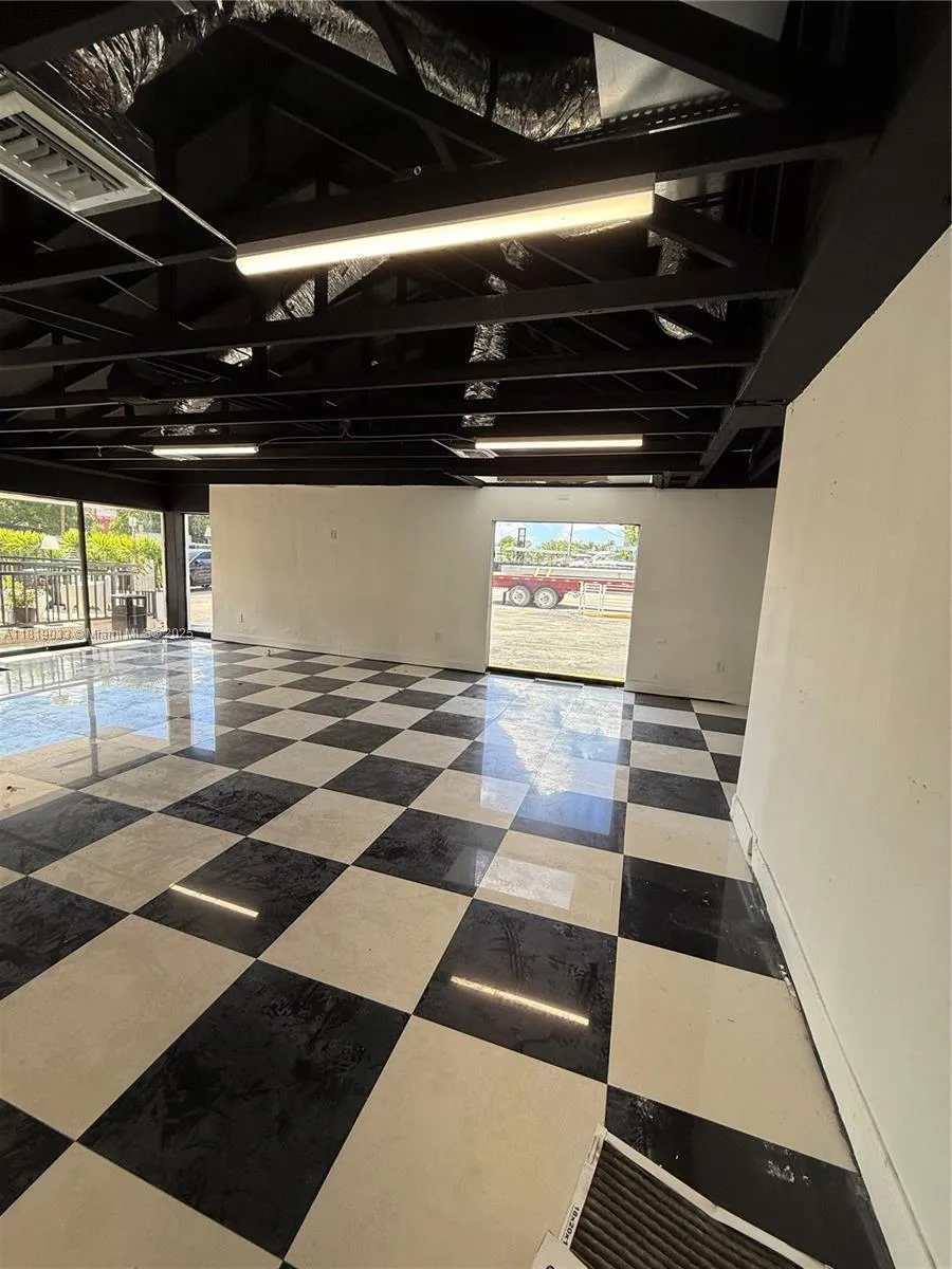 800 sqft space