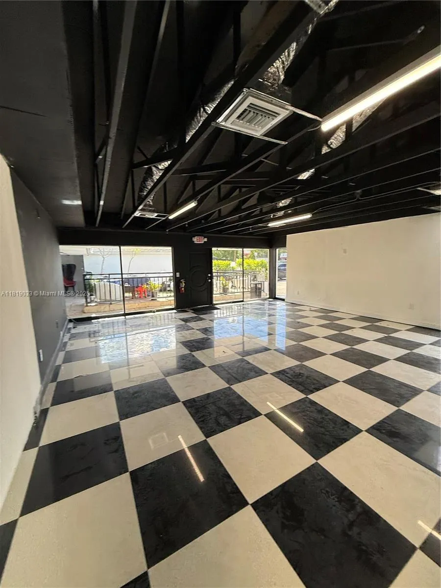 800 sqft space