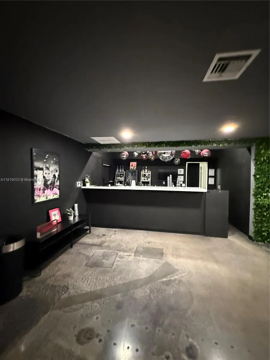 2300 sqft space
