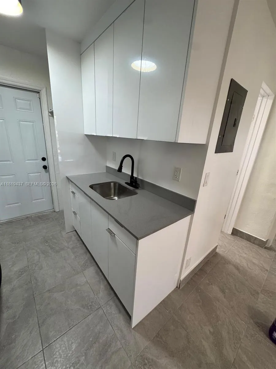 516 Nw 18th Ave, Fort Lauderdale, Florida 33311, Fort Lauderdale, Florida 33311, ,Residential Income,For Sale,516 Nw 18th Ave, Fort Lauderdale, Florida 33311,A11819437