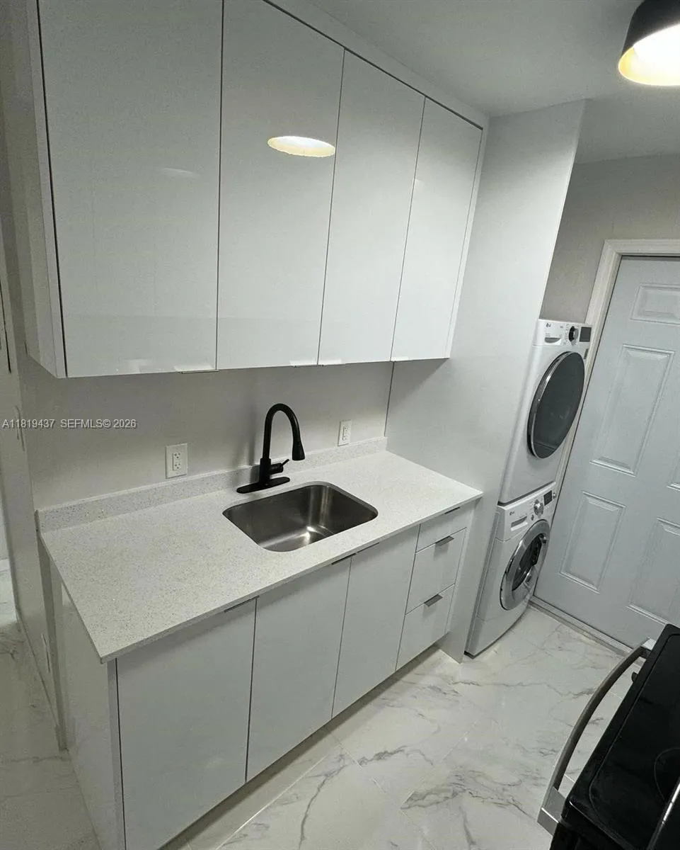 516 Nw 18th Ave, Fort Lauderdale, Florida 33311, Fort Lauderdale, Florida 33311, ,Residential Income,For Sale,516 Nw 18th Ave, Fort Lauderdale, Florida 33311,A11819437