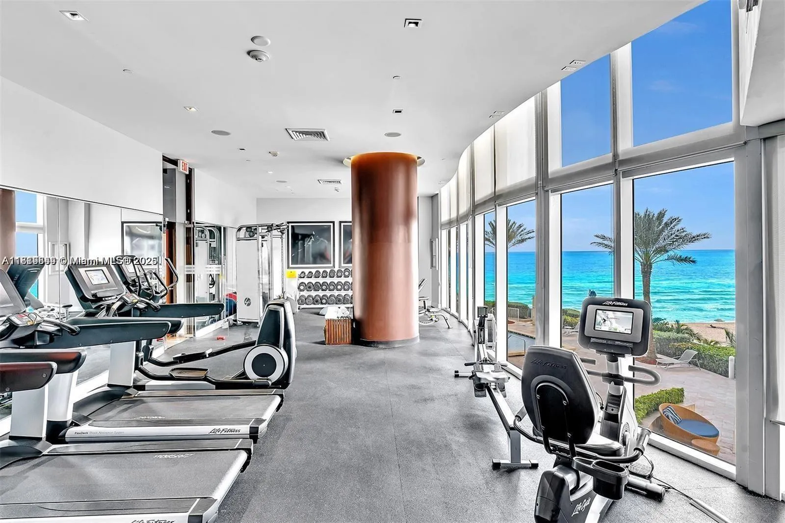 at 17201 Collins Ave, Sunny Isles Beach, FL 33160 Unit For Rent 2 Bedrooms 2 Bathrooms MLS# A11819844 Price $5,650 1396