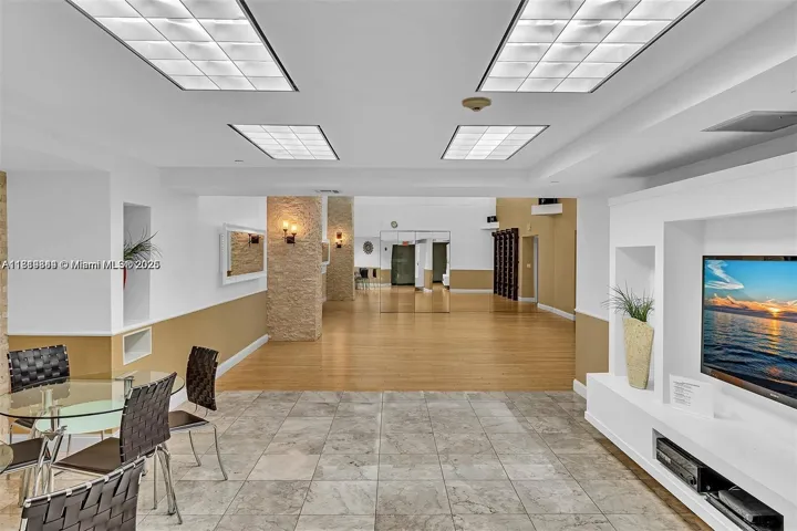 at 17201 Collins Ave, Sunny Isles Beach, FL 33160 Unit For Rent 2 Bedrooms 2 Bathrooms MLS# A11819844 Price $5,650 1396