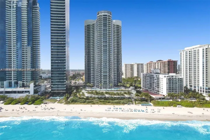 at 17201 Collins Ave, Sunny Isles Beach, FL 33160 Unit For Rent 2 Bedrooms 2 Bathrooms MLS# A11819844 Price $5,650 1396