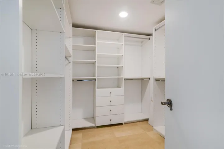 at 17201 Collins Ave, Sunny Isles Beach, FL 33160 Unit For Rent 2 Bedrooms 2 Bathrooms MLS# A11819844 Price $5,650 1396