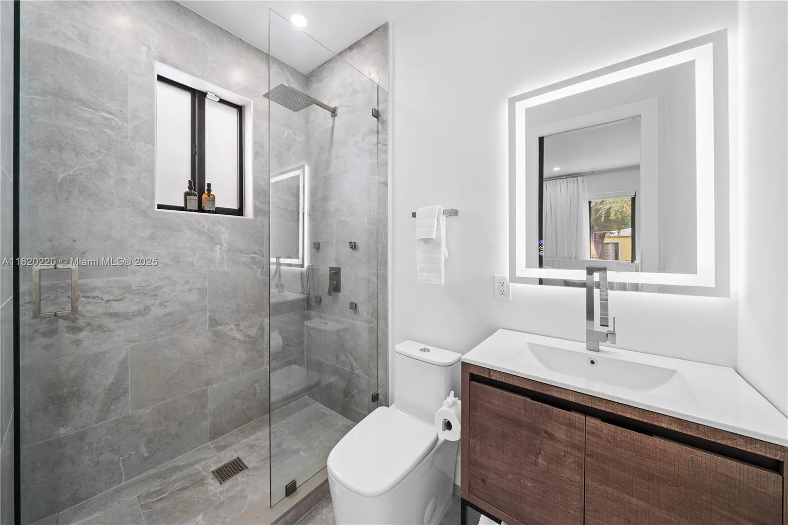 550 Nw 42nd St, Miami, Florida 33127, Miami, Florida 33127, 6 Bedrooms Bedrooms, ,5 BathroomsBathrooms,Residential Lease,For Rent,550 Nw 42nd St, Miami, Florida 33127,A11820220