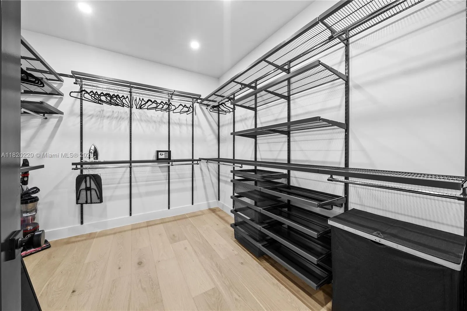 550 Nw 42nd St, Miami, Florida 33127, Miami, Florida 33127, 6 Bedrooms Bedrooms, ,5 BathroomsBathrooms,Residential Lease,For Rent,550 Nw 42nd St, Miami, Florida 33127,A11820220